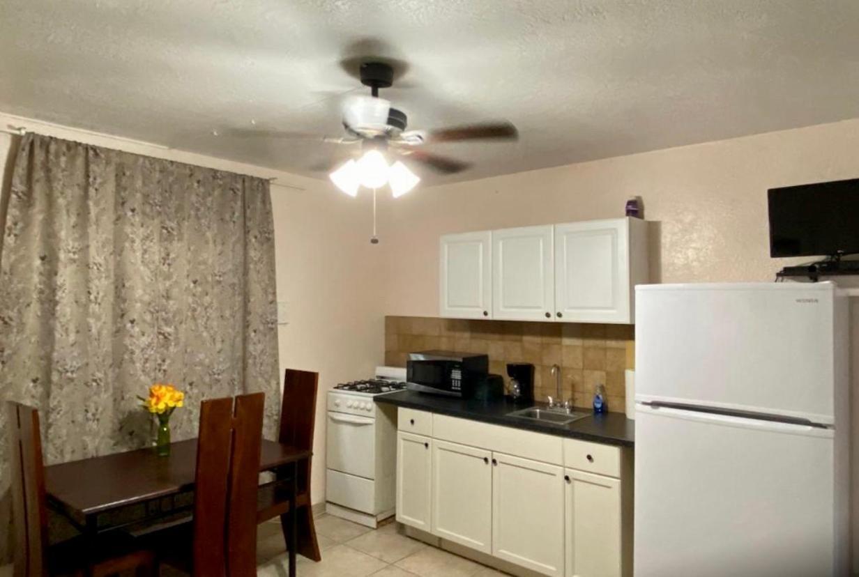 Hallandale Beach Motel With Free Parking And Full Kitchen ! No Extra Fees! Accepting Cash! Buitenkant foto