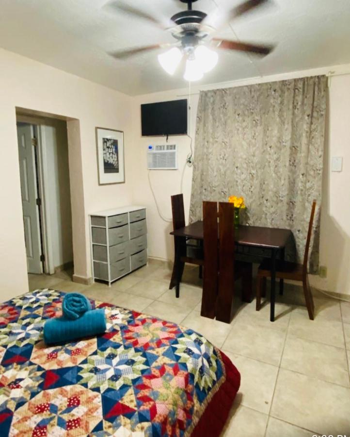 Hallandale Beach Motel With Free Parking And Full Kitchen ! No Extra Fees! Accepting Cash! Buitenkant foto