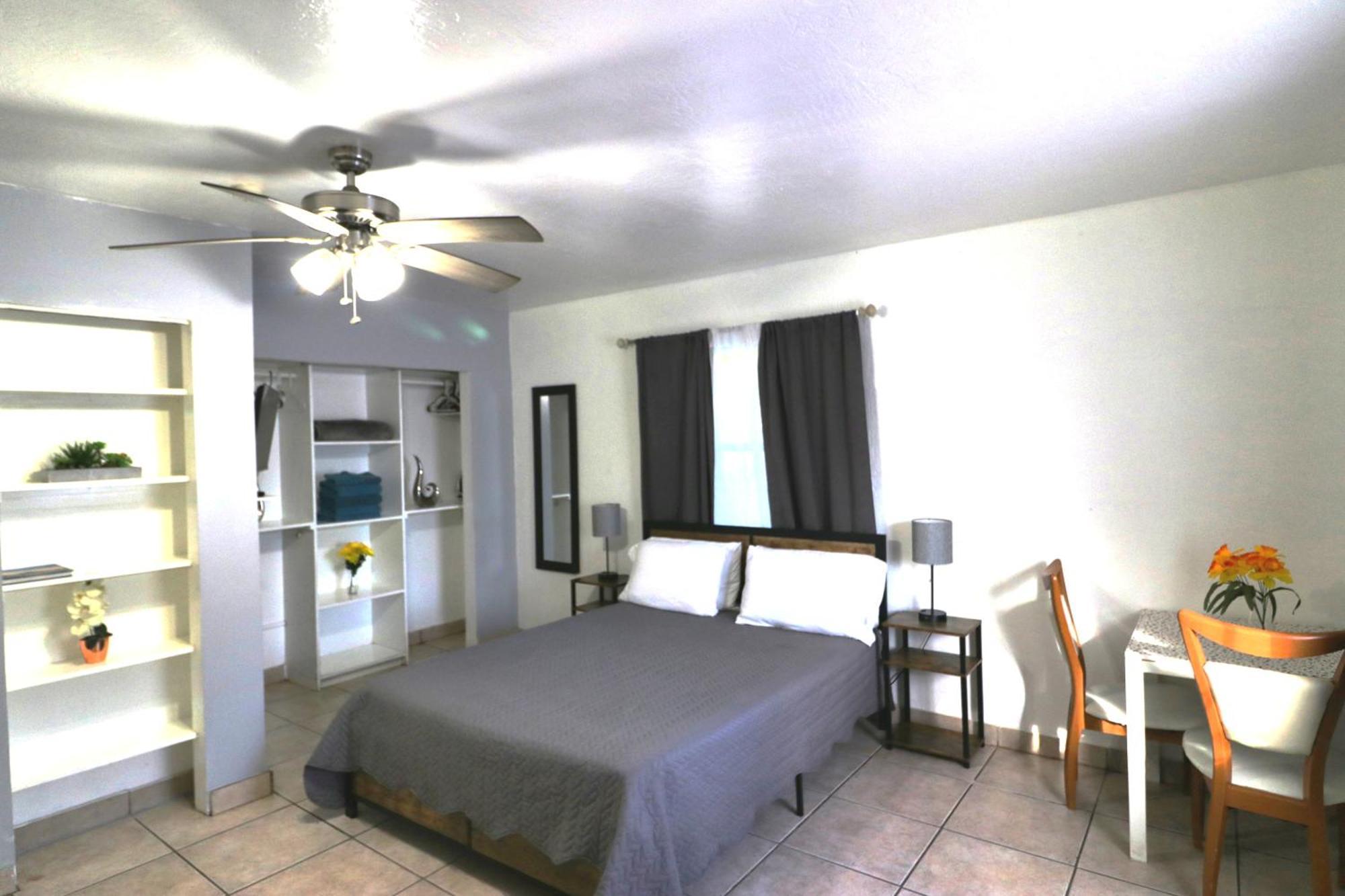 Hallandale Beach Motel With Free Parking And Full Kitchen ! No Extra Fees! Accepting Cash! Buitenkant foto