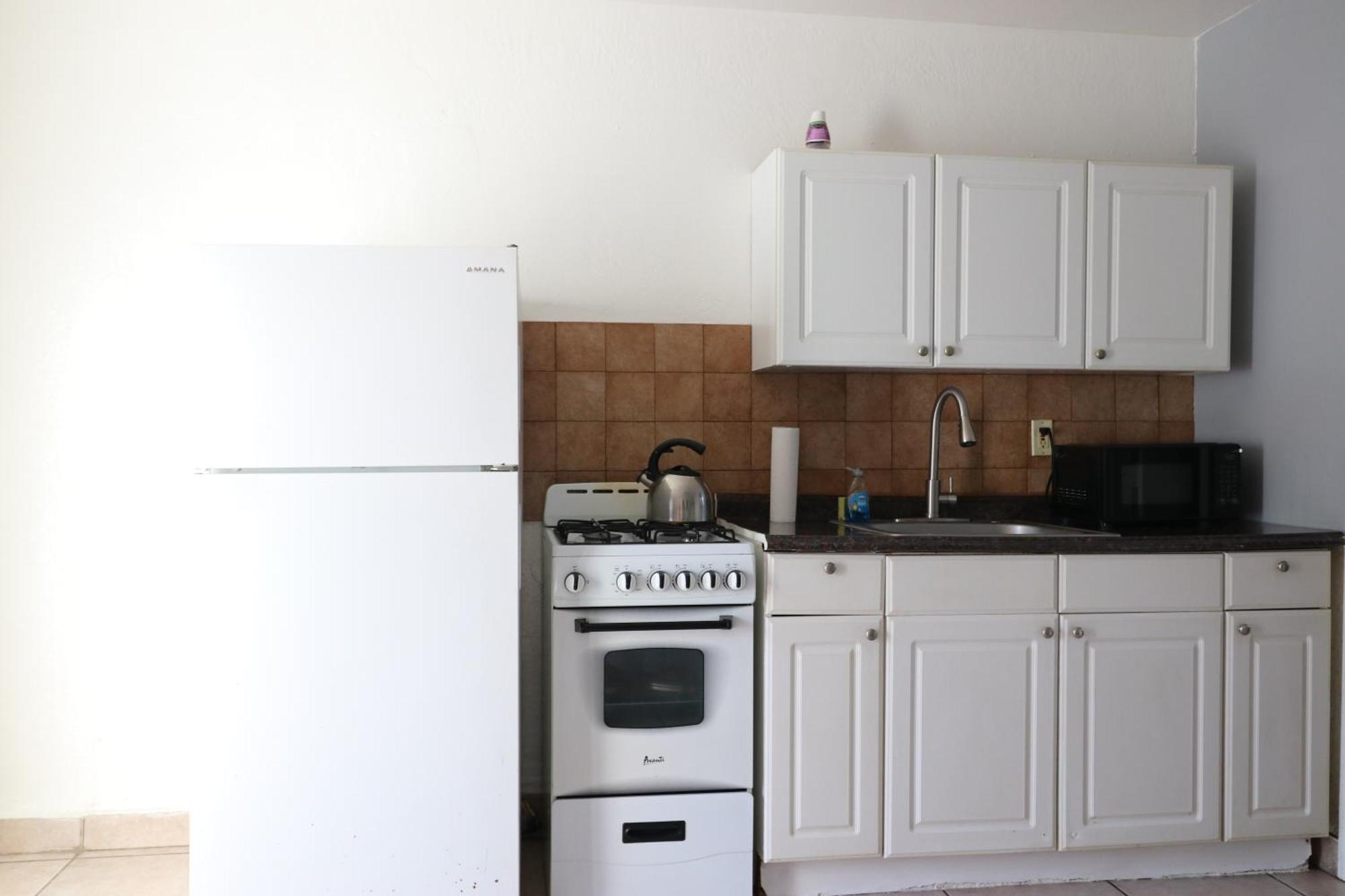Hallandale Beach Motel With Free Parking And Full Kitchen ! No Extra Fees! Accepting Cash! Buitenkant foto
